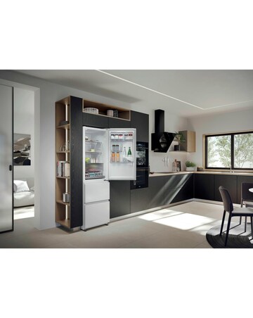 Haier Series 3 HTR3518ENMWK 185cm High 60/40 Fridge Freezer - White