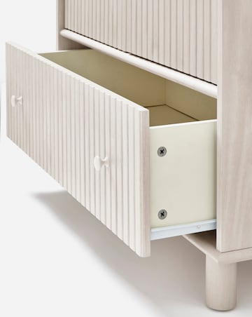 Julipa Latimer 4 Piece Bedroom Package