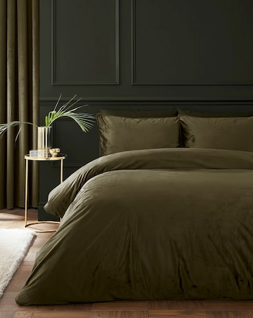Catherine Lansfield Kingsley Matt Velvet Duvet Set