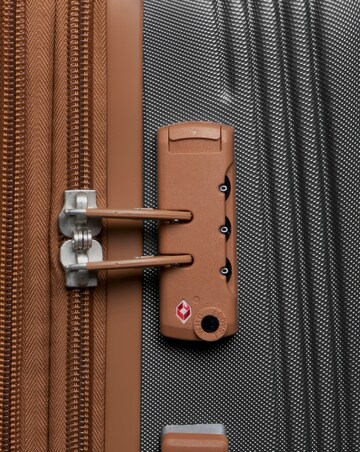 IT Luggage Clarify Medium Suitcase