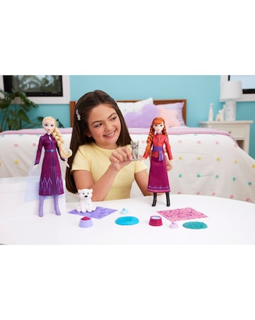 Disney Frozen Elsa Fashion Doll & Baby Bear Set