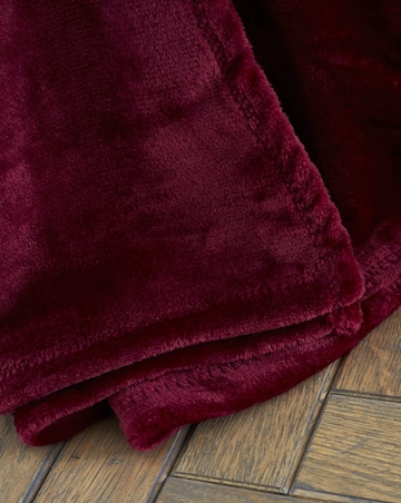 Catherine Lansfield Raschel Velvet Throw