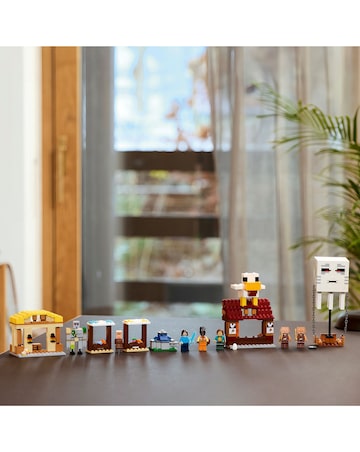 LEGO Minecraft The Ghast Balloon Village Attack, Toy with Golem Figure 21273