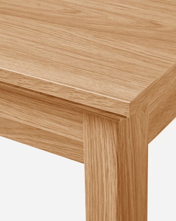 Julipa Ashford Dining Table with 4 Everly Chairs