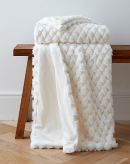 Scallop Faux Fur Throw - Ivory
