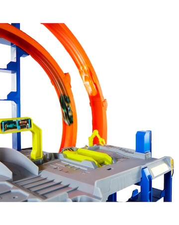 Hot Wheels City Mega Loop Garage