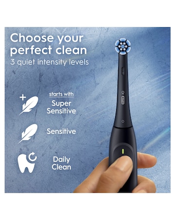 Oral-B iO2 Series Night Black + Travel Case