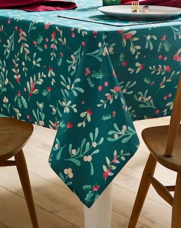 Catherine Lansfield Holly and Mistletoe Table Cloth