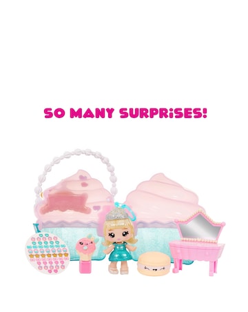 Yummiland Beauty Bag Playset + Lip Gloss - Cupcake