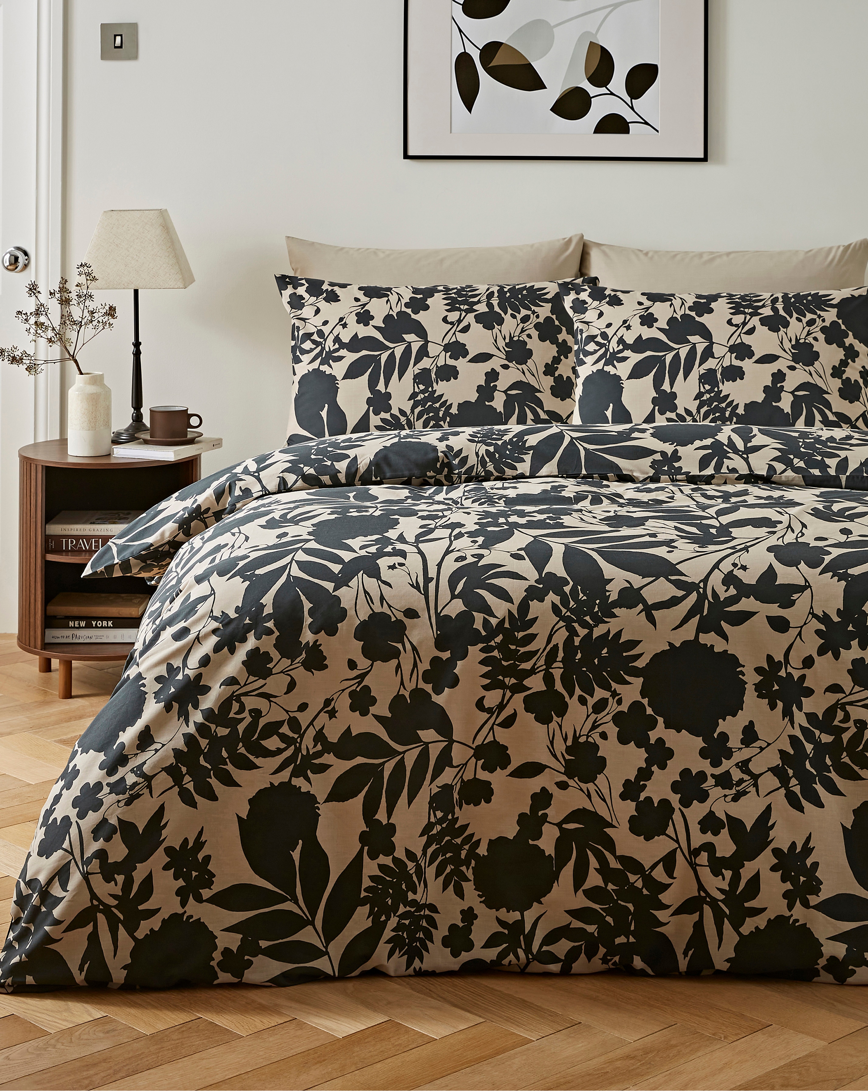 Silhouette Floral Duvet Set