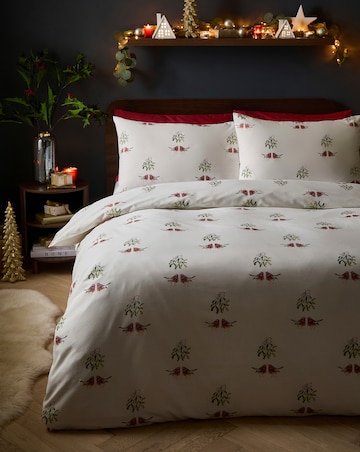 Kissing Robin Mistletoe Duvet Cover Set