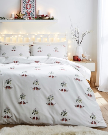 Kissing Robin Mistletoe Duvet Cover Set