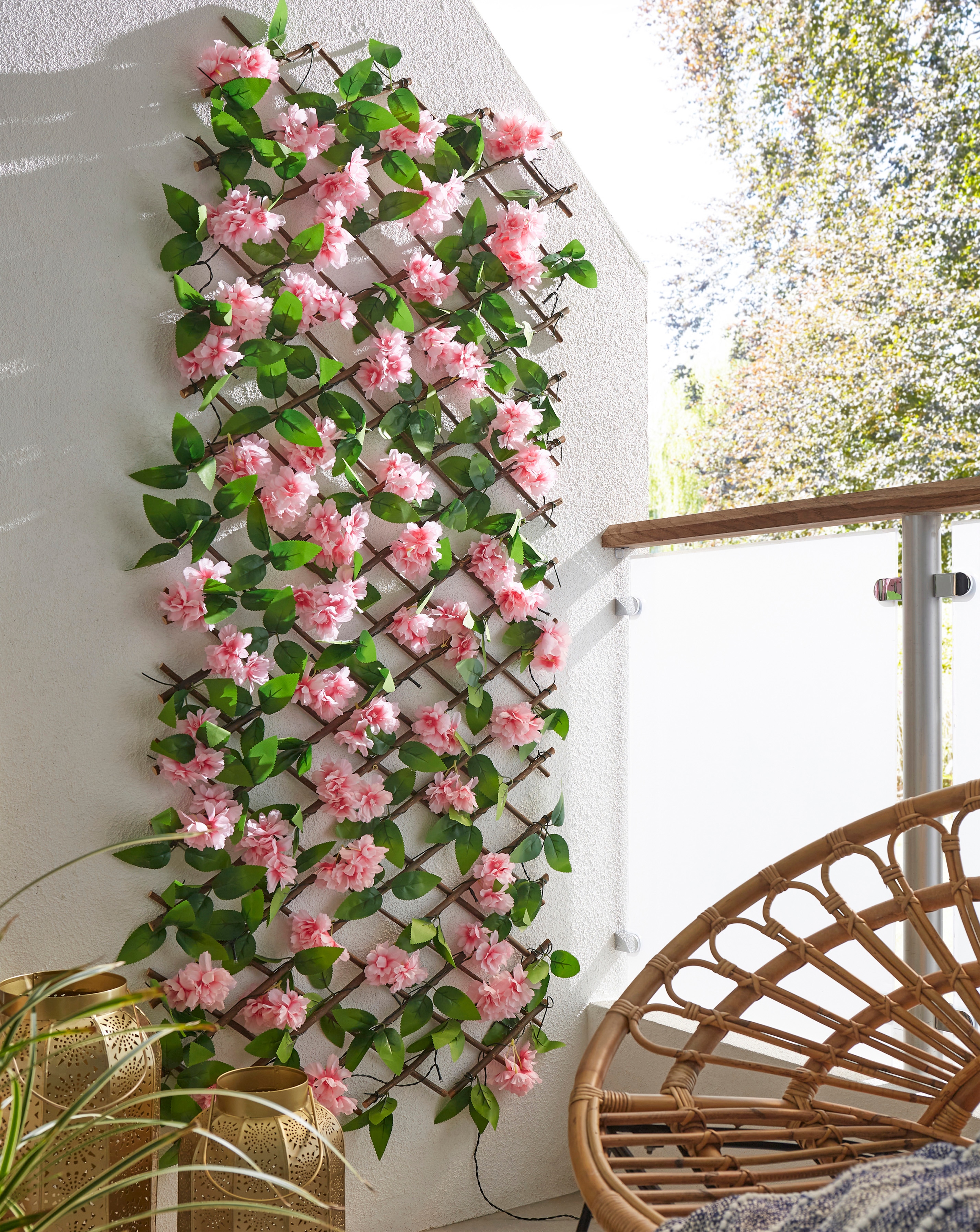 Pre-Lit Solar Blossom Trellis