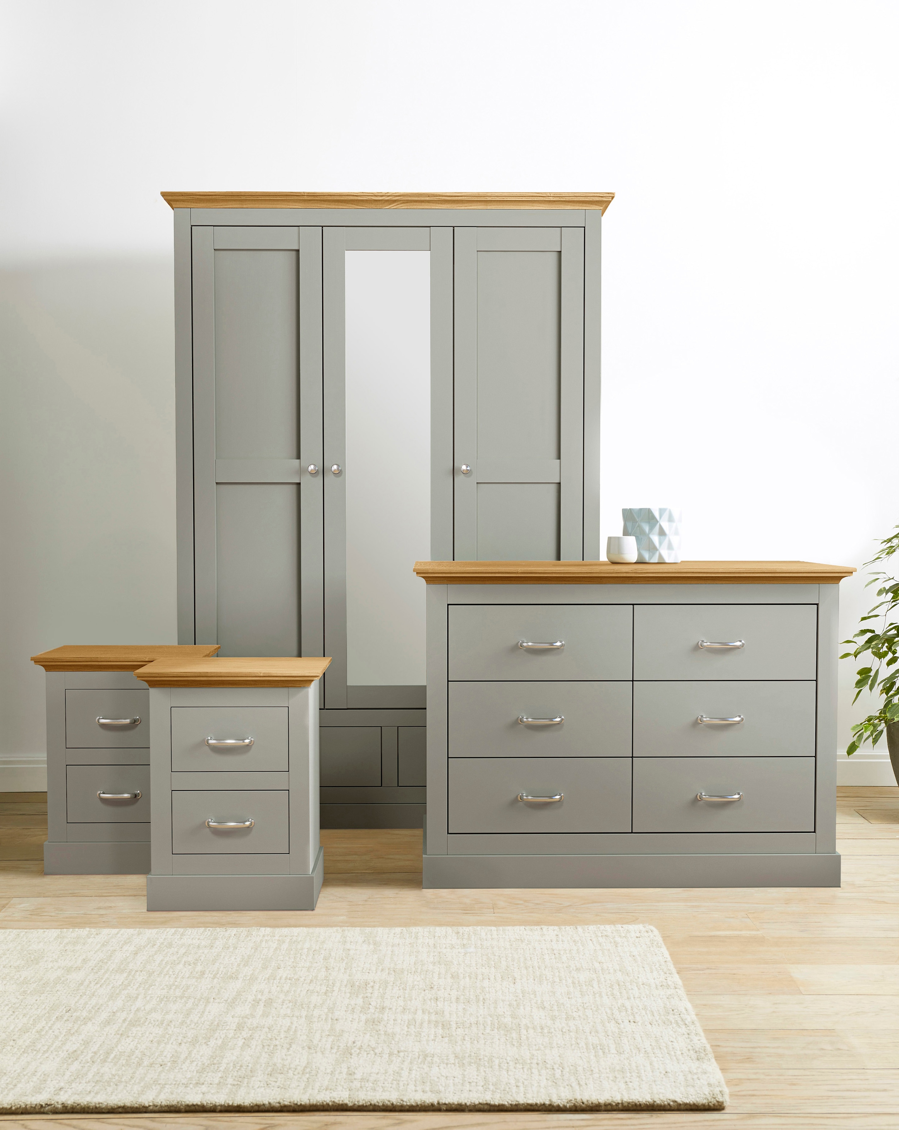 Julipa Ashford 4 Piece Bedroom Package