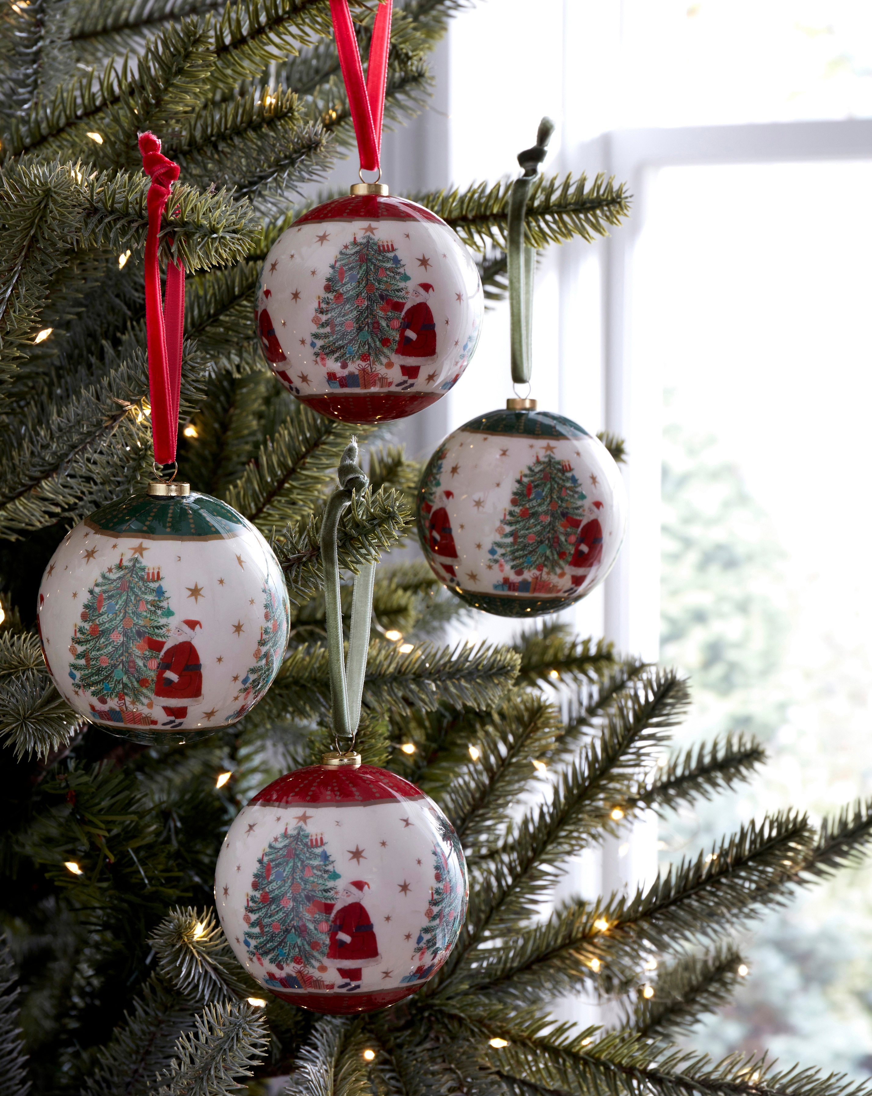 Gisela Graham 4 Santa & Tree Baubles