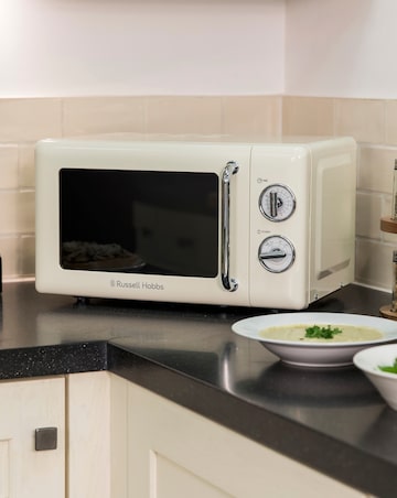 Russell Hobbs RHRETMM705C 17Litre Retro Manual Microwave - Cream
