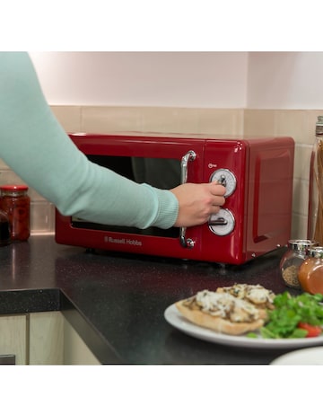 Russell Hobbs RHRETMM705R 17Litre Retro Manual Microwave - Red
