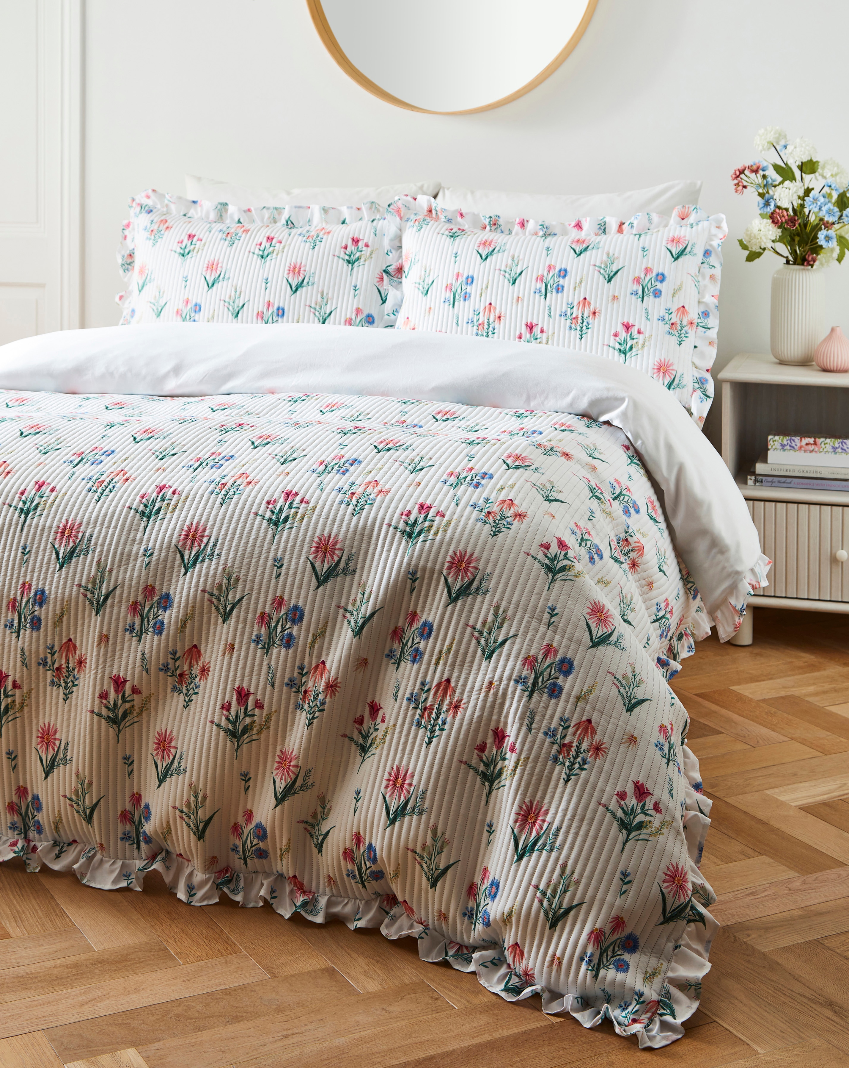 Julipa Izzy Pinsonic Ruffle Duvet