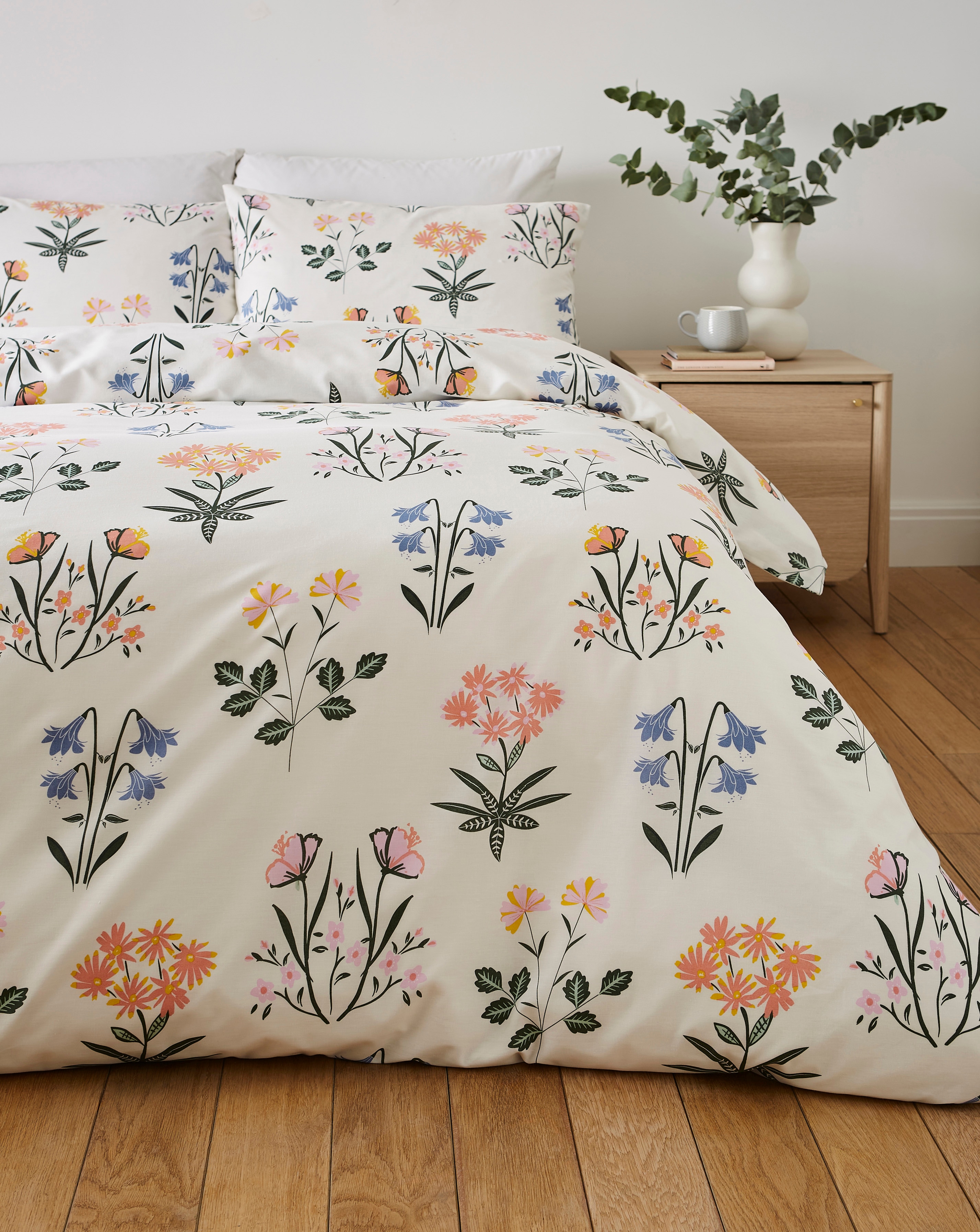 Julipa Botanical Print Duvet Set