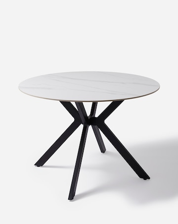 Brock Round Dining Table with 4 Savannah Chairs