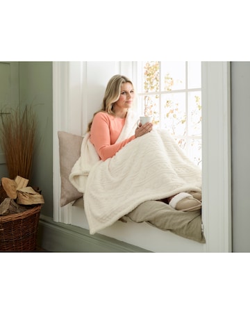 Cable Knit Sherpa Heated Throw 140x180cm - Cream