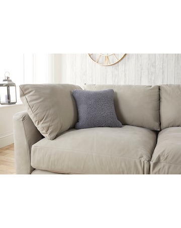 Huggleland Cosy Fleece Wearable Blanket