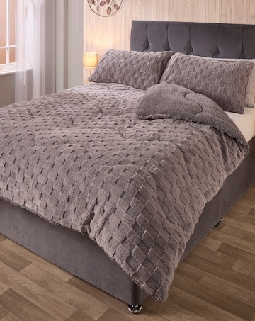 Huggleland Cosy Waffle Fleece Coverless 10.5 Tog Duvet with Pillowcase