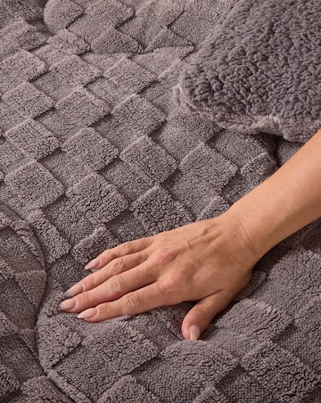 Huggleland Cosy Waffle Fleece Coverless 10.5 Tog Duvet with Pillowcase