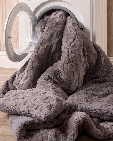 Huggleland Cosy Waffle Fleece Coverless 10.5 Tog Duvet with Pillowcase