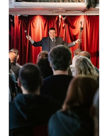 Battersea Barge Comedy Show with Pizza and Drinks for Two E - Voucher