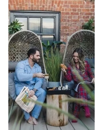 Luxury One Night Break with Private Jacuzzi, Fizz & Chocolates for Two E-Voucher