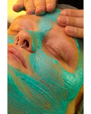 LUSH Spa Fresh Facial Spa Treatment E - Voucher - 10 Locations