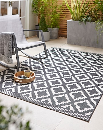 Geo Indoor/Outdoor Rug