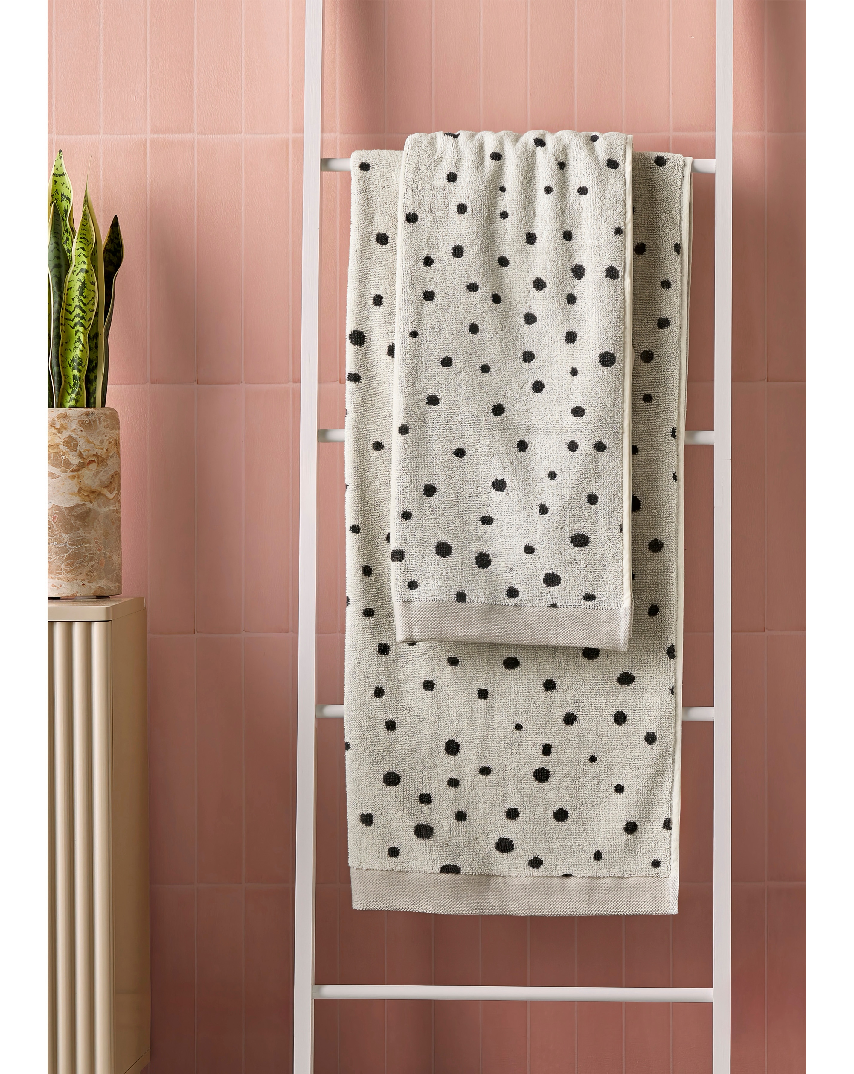 Cosmo Spot Cotton 4 Piece Towel Bale