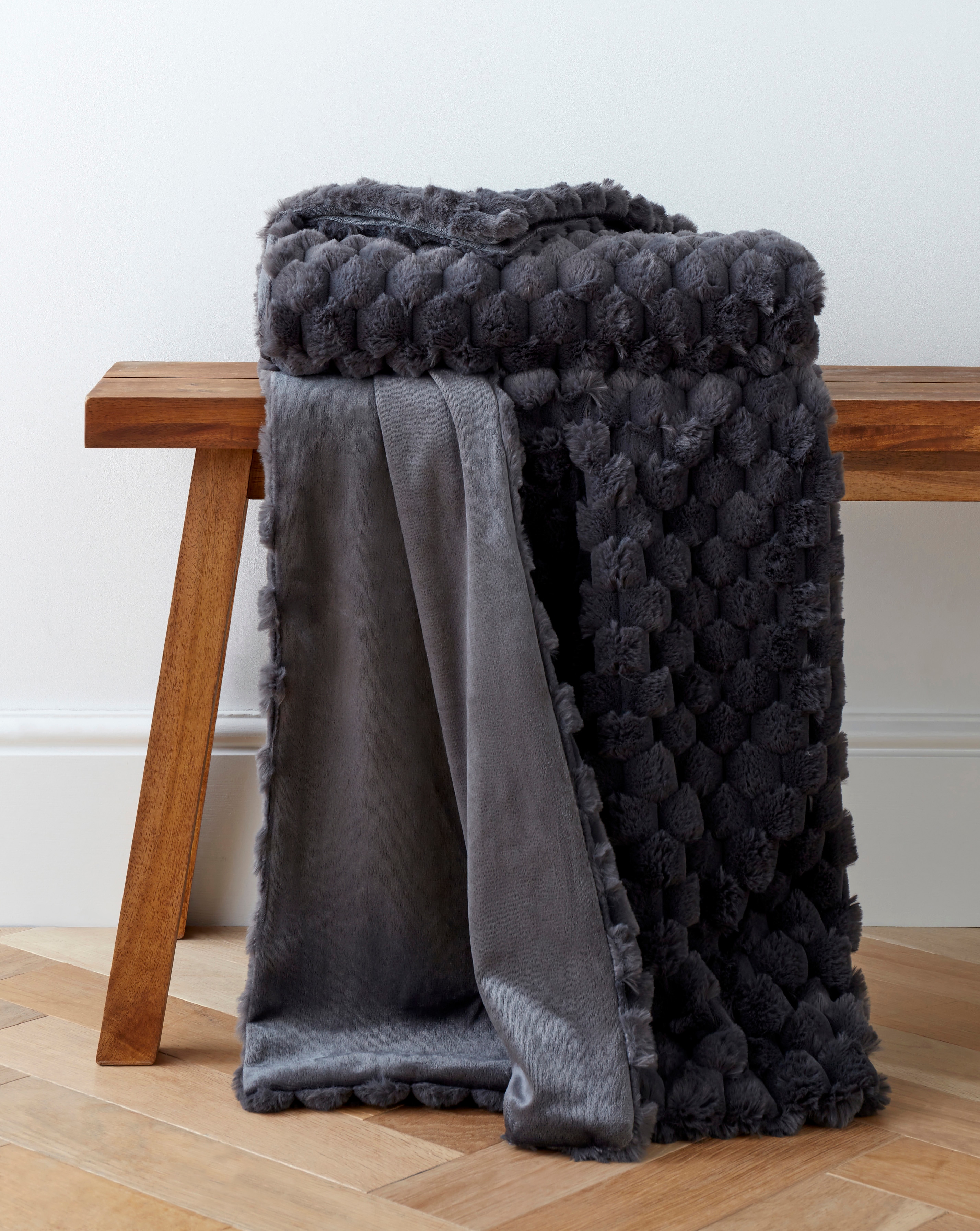 Scallop Faux Fur Throw - Charcoal