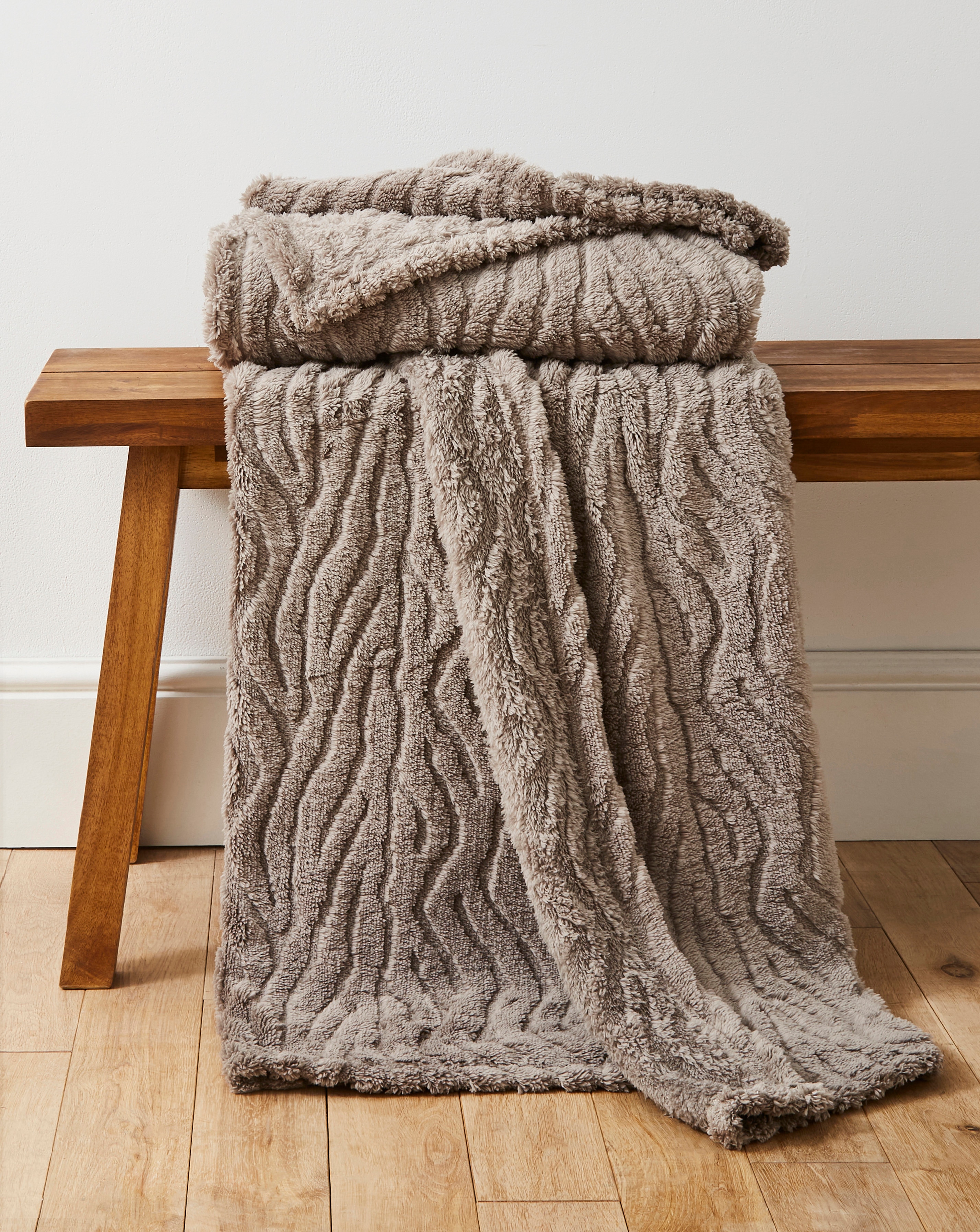 Textured Wavy Fleece Throw - Mink